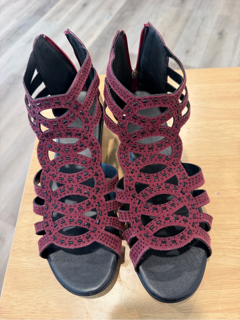 Women’s Open-Toe Strappy Heel Sandals in Burgundy